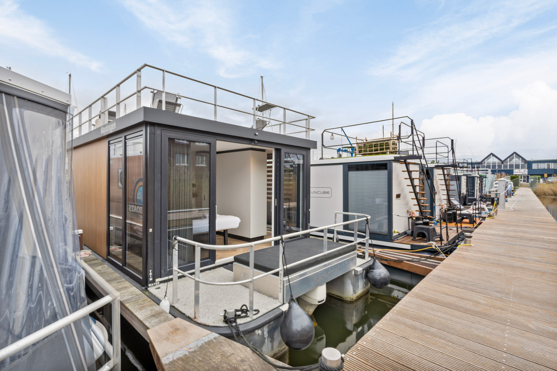 Wordragen Houseboat Luxury op het water