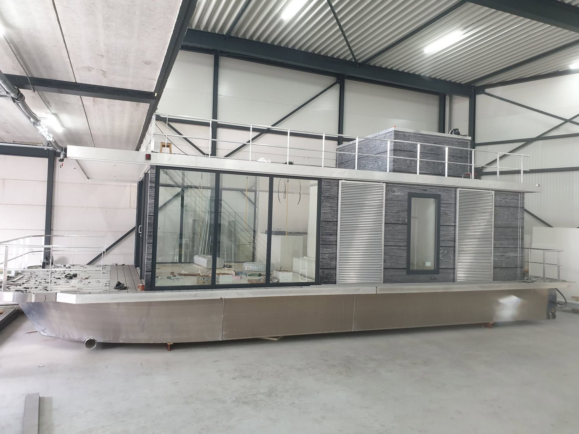 Villa Zwart - aluminium houseboat gebouwd door DL-Boats, Amsterdam, 2024